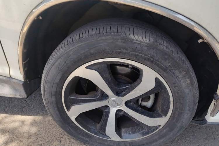 Used BYD S7 2016 2.0T Automatic Prestige Plus Right Front Wheel Hub