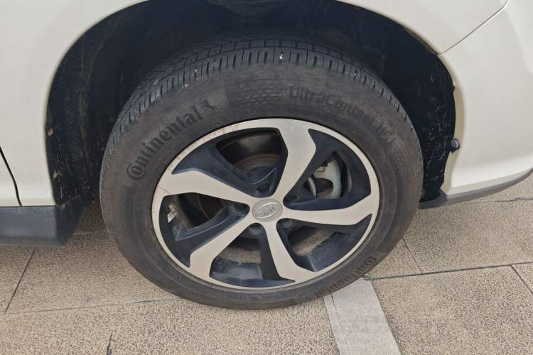 Used BYD S7 2016 2.0T Automatic Flagship Plus Right Front Wheel Hub