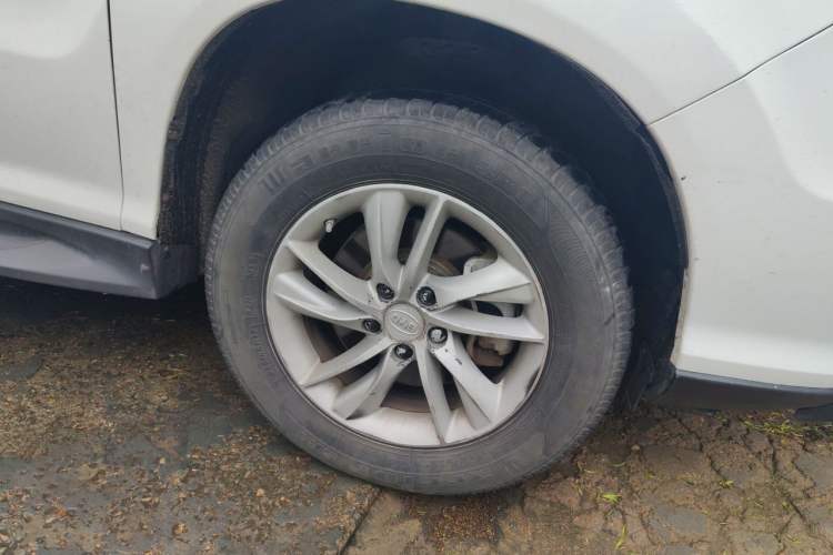 Used BYD S7 2016 1.5T Manual Luxury Edition Right Front Wheel Hub