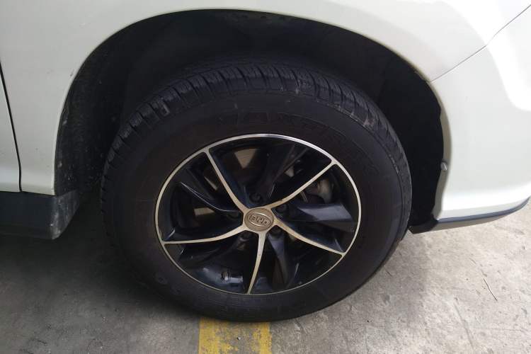 Used BYD S7 2016 1.5T Manual Luxury Edition Right Front Wheel Hub