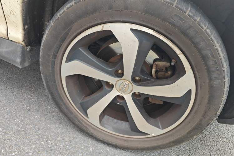 Used BYD S7 2016 2.0T Automatic Flagship Plus Right Front Wheel Hub