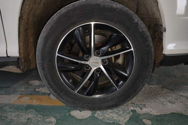 Used BYD S7 2016 1.5T Manual Luxury Edition Right Front Wheel Hub