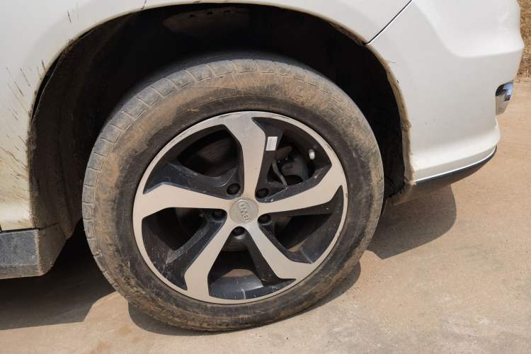 Used BYD S7 2016 2.0T Automatic Flagship Plus Right Front Wheel Hub
