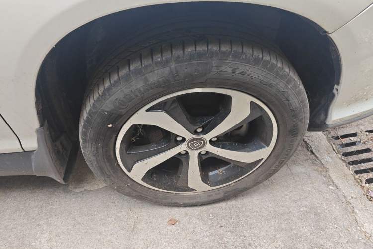 Used BYD S7 2016 2.0T Automatic Flagship Plus Right Front Wheel Hub