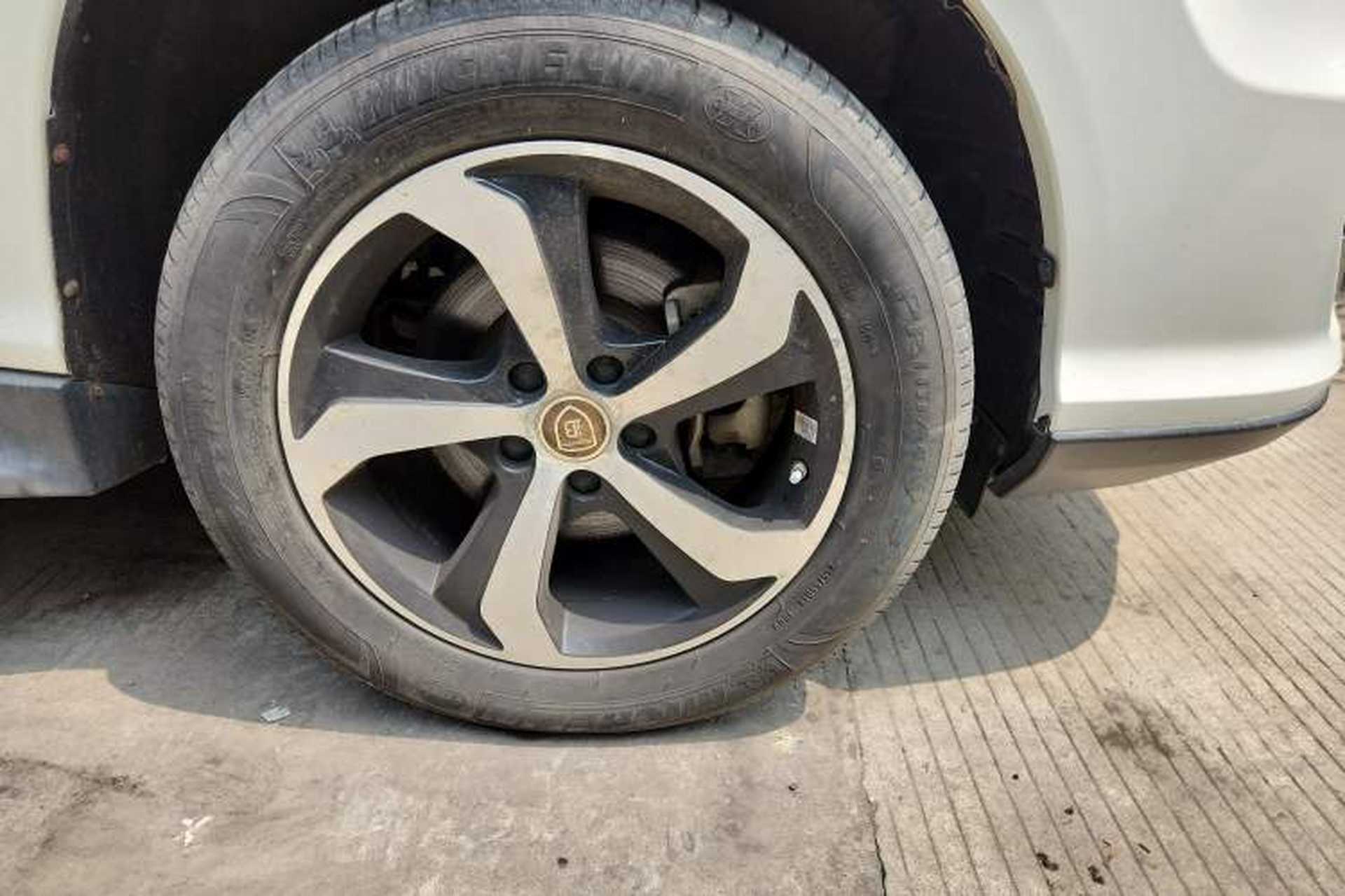 Used BYD S7 2016 2.0T Automatic Flagship Plus Right Front Wheel Hub