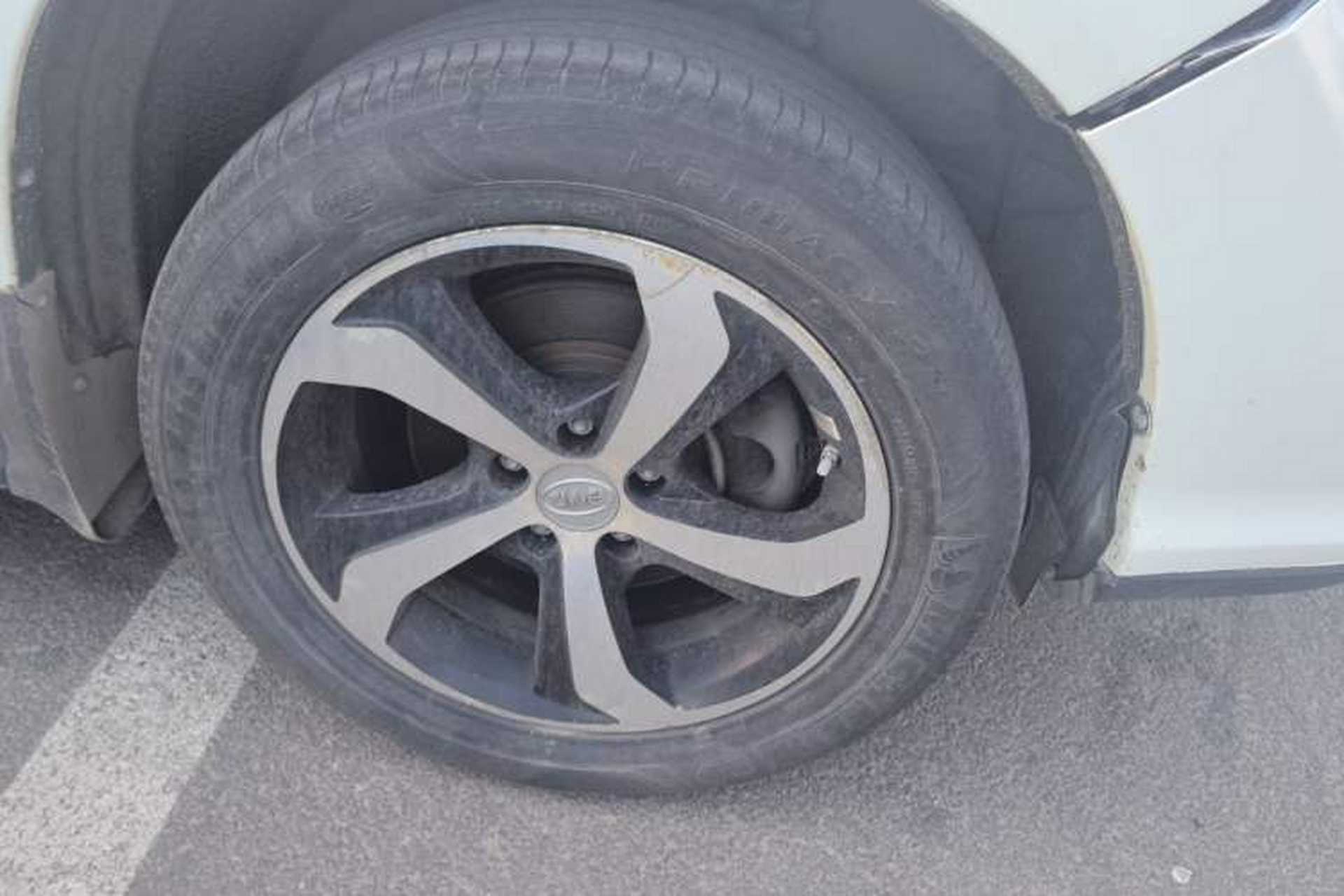 Used BYD S7 2016 2.0T Automatic Prestige Edition Right Front Wheel Hub