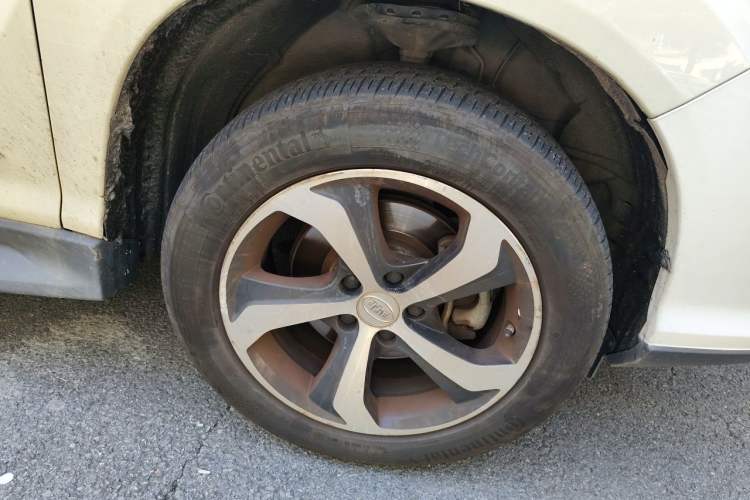Used BYD S7 2016 2.0T Automatic Prestige Plus Right Front Wheel Hub