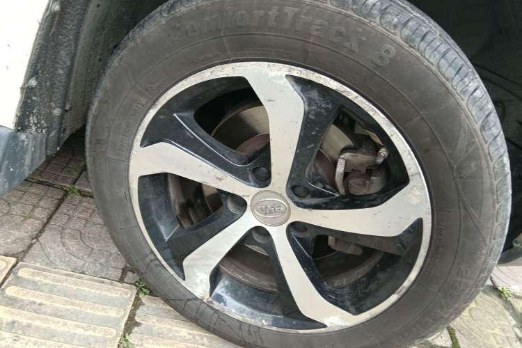 Used BYD S7 2016 2.0T Automatic Prestige Plus Right Front Wheel Hub