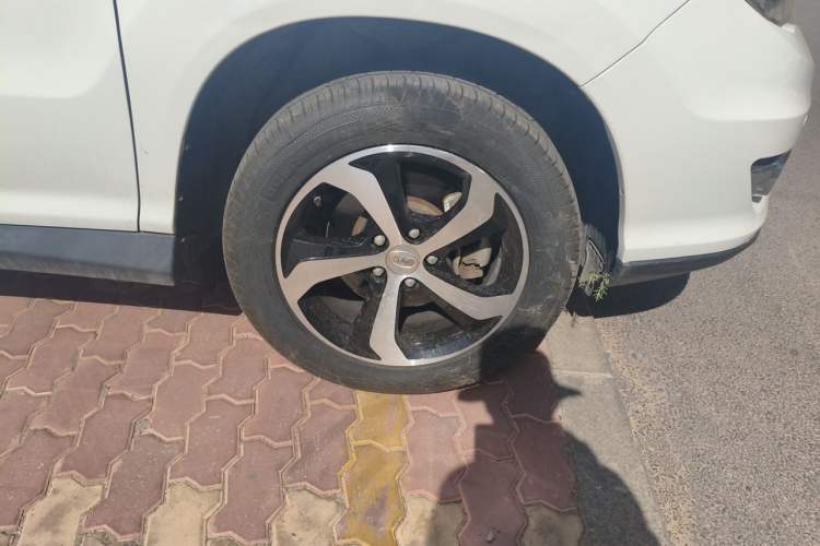 Used BYD S7 2016 2.0T Automatic Prestige Plus Right Front Wheel Hub