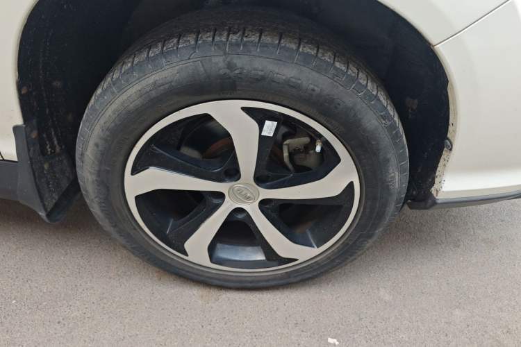 Used BYD S7 2016 2.0T Automatic Prestige Edition Right Front Wheel Hub