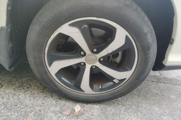 Used BYD S7 2016 2.0T Automatic Prestige Edition Right Front Wheel Hub