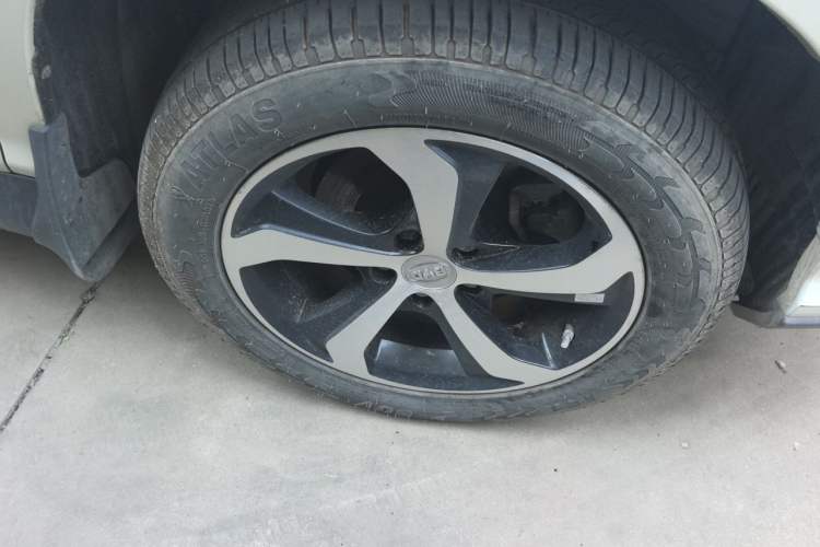 Used BYD S7 2016 2.0T Automatic Prestige Plus Right Front Wheel Hub