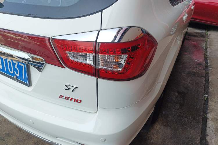 Used BYD S7 2016 2.0T Automatic Prestige Plus Right Rear Taillight