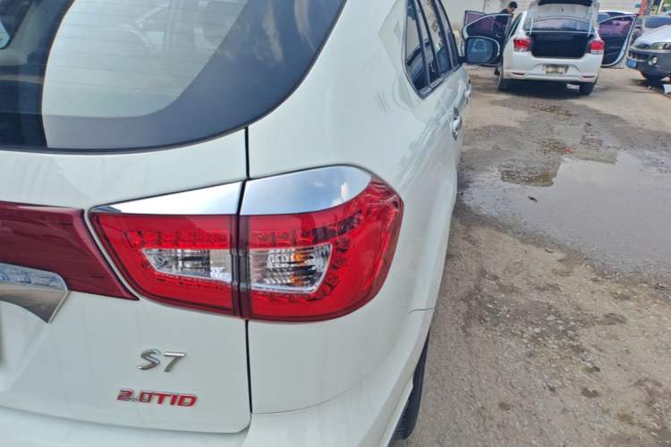 Used BYD S7 2016 2.0T Automatic Prestige Plus Right Rear Taillight