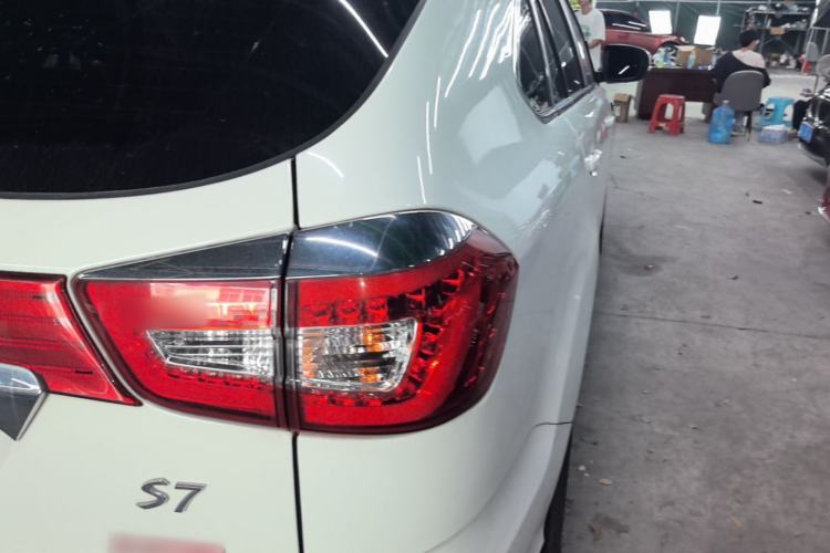 Used BYD S7 2016 2.0T Automatic Prestige Plus Right Rear Taillight