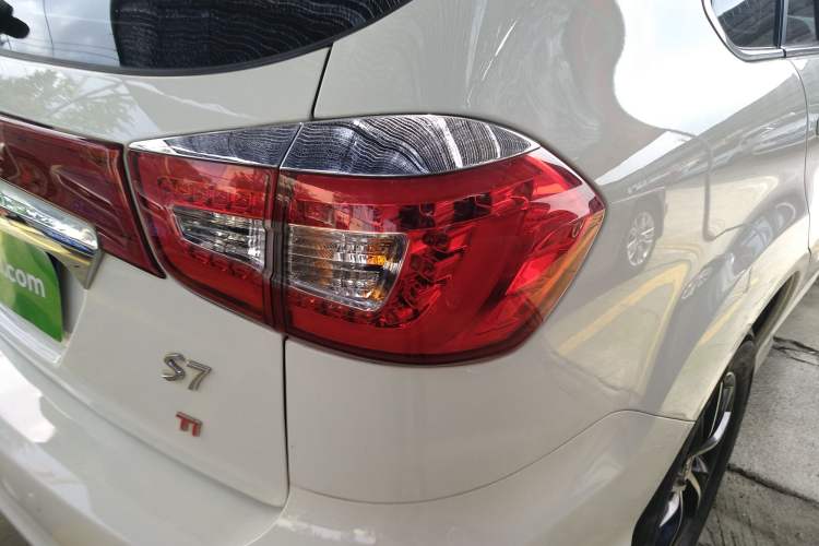 Used BYD S7 2016 1.5T Manual Luxury Edition Right Rear Taillight