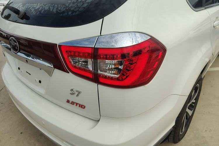 Used BYD S7 2016 2.0T Automatic Prestige Plus Right Rear Taillight