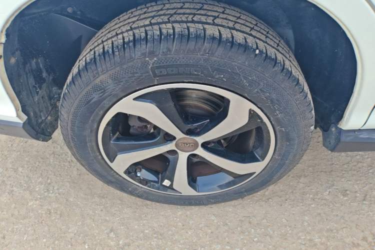 Used BYD S7 2016 2.0T Automatic Prestige Plus Right Rear Wheel Hub
