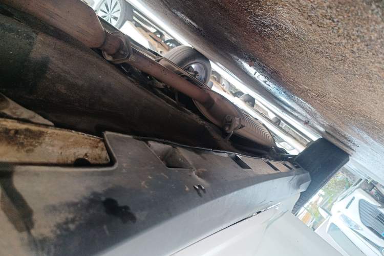 Used BYD S7 2016 2.0T Automatic Prestige Plus Right Side Sill