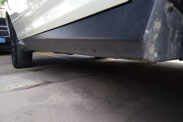 Used BYD S7 2016 1.5T Manual Luxury Edition Right Side Sill