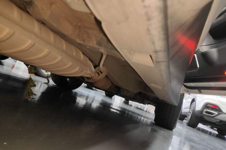 Used BYD S7 2016 2.0T Automatic Prestige Plus Right Side Sill