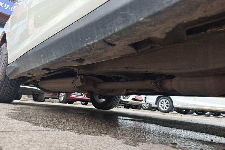 Used BYD S7 2016 2.0T Automatic Prestige Plus Right Side Sill