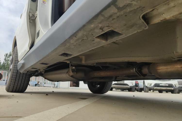 Used BYD S7 2016 2.0T Automatic Prestige Plus Right Side Sill