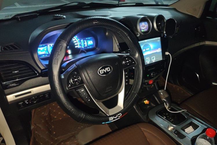Used BYD S7 2016 2.0T Automatic Prestige Edition Steering Wheel