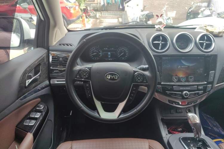 Used BYD S7 2016 2.0T Automatic Flagship Plus Steering Wheel