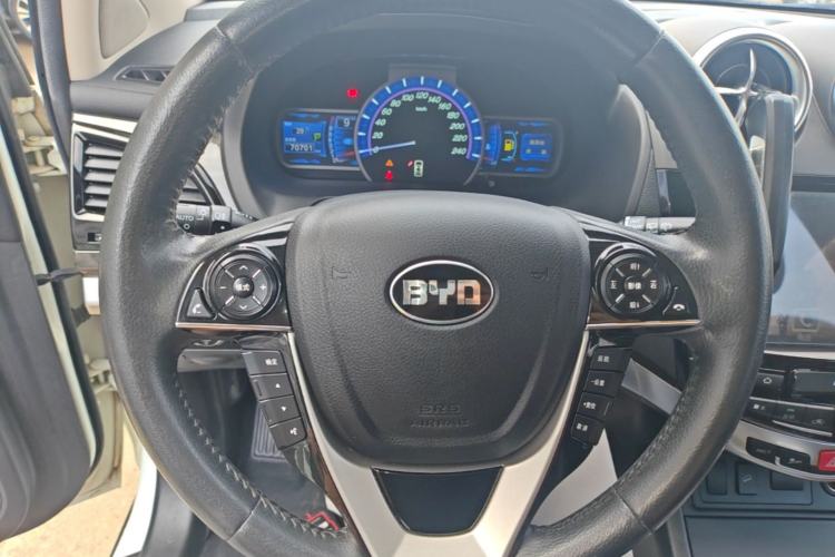 Used BYD S7 2016 2.0T Automatic Prestige Plus Steering Wheel