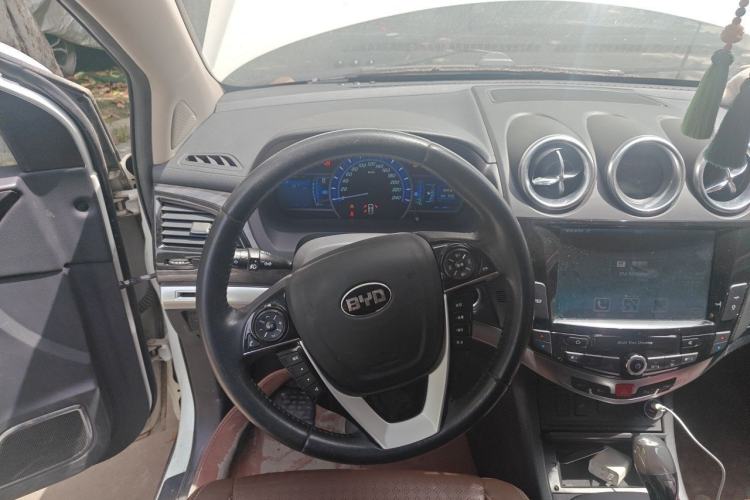 Used BYD S7 2016 2.0T Automatic Prestige Plus Steering Wheel