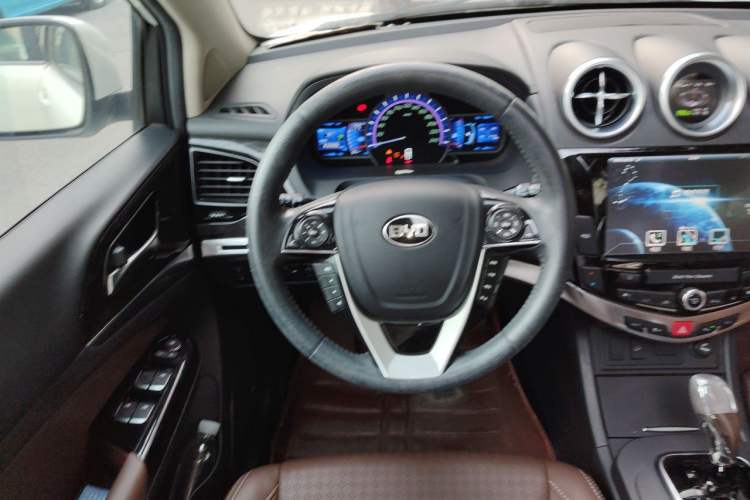 Used BYD S7 2016 2.0T Automatic Prestige Plus Steering Wheel