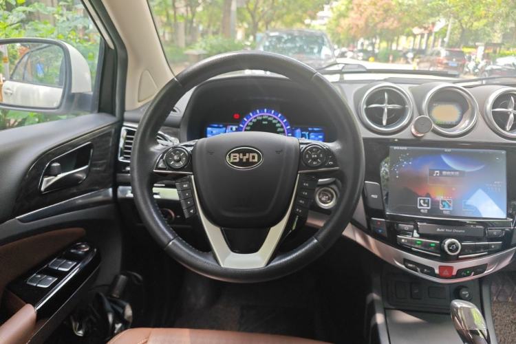 Used BYD S7 2016 2.0T Automatic Prestige Plus Steering Wheel