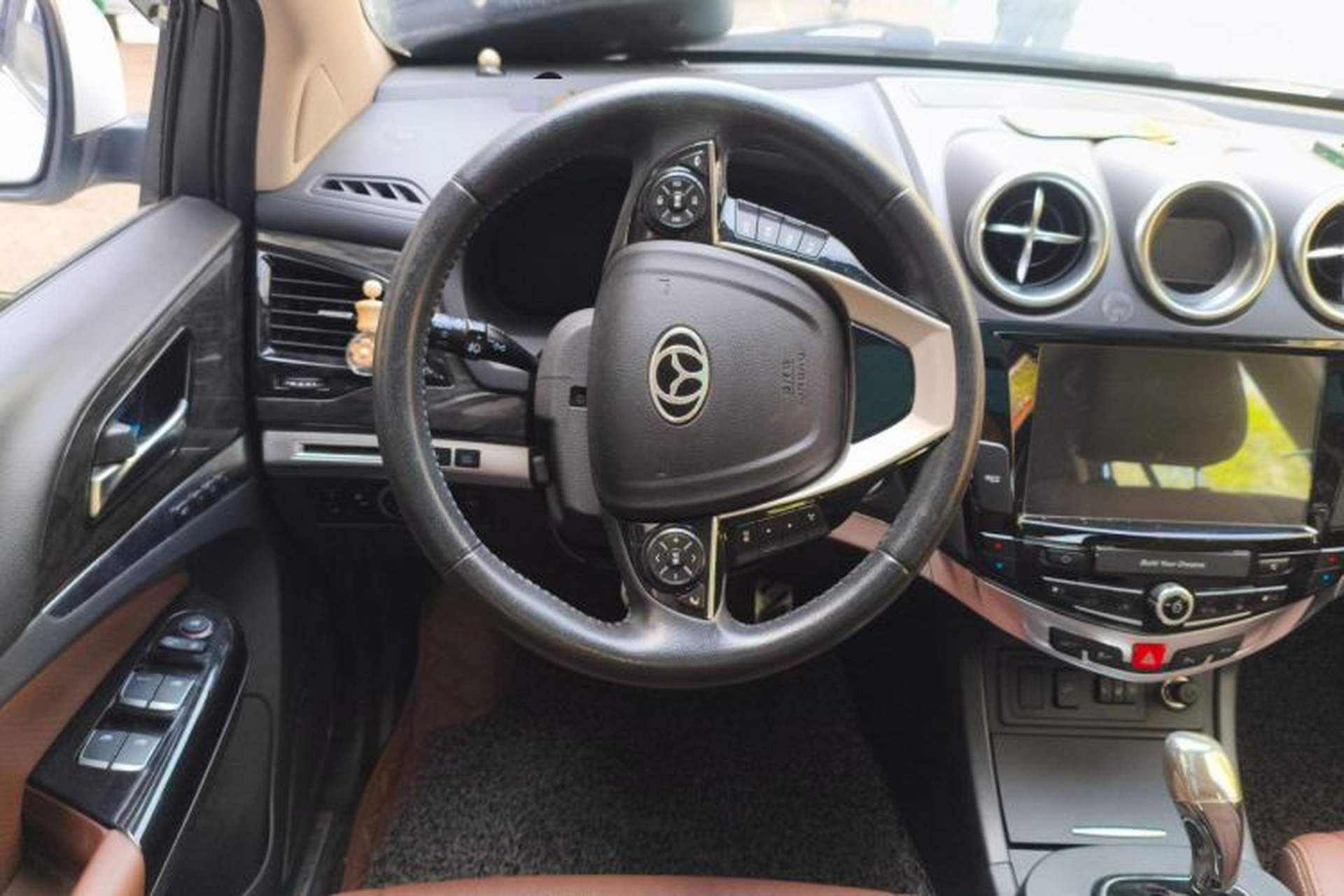 Used BYD S7 2016 2.0T Automatic Flagship Plus Steering Wheel
