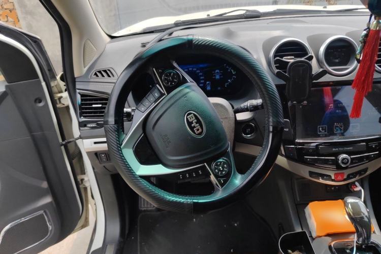Used BYD S7 2016 2.0T Automatic Flagship Version Steering Wheel