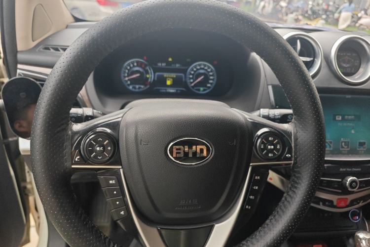 Used BYD S7 2016 2.0T Automatic Flagship Plus Steering Wheel