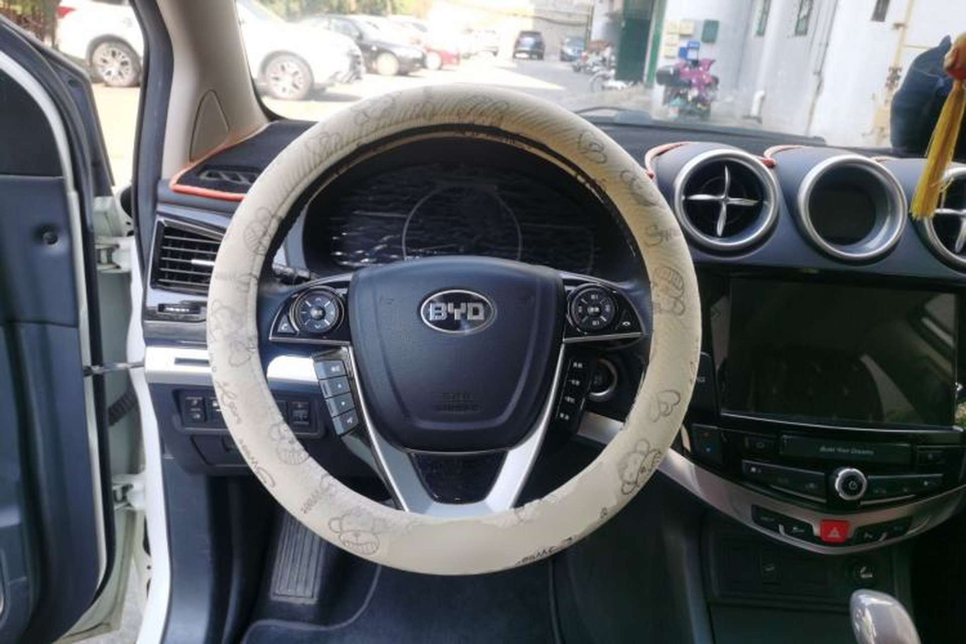 Used BYD S7 2016 2.0T Automatic Prestige Plus Steering Wheel