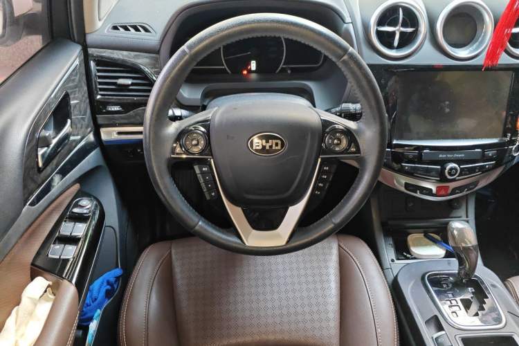 Used BYD S7 2016 2.0T Automatic Prestige Edition Steering Wheel