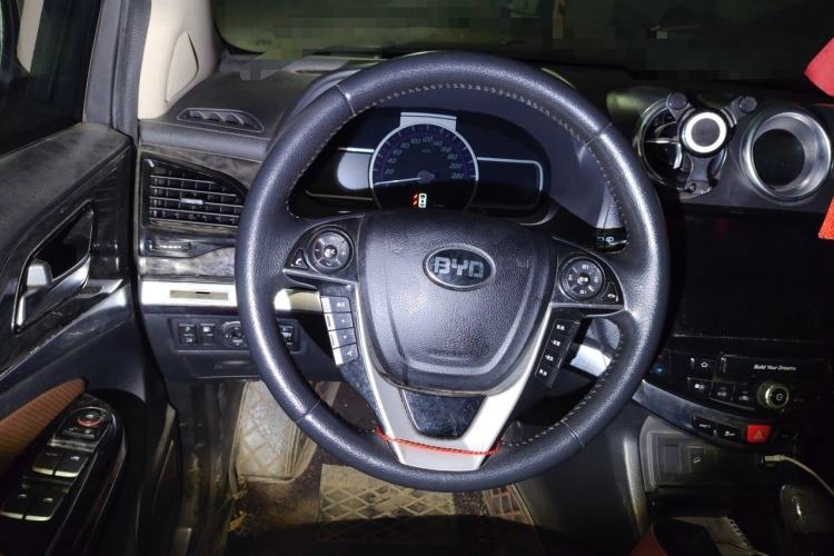 Used BYD S7 2016 2.0T Automatic Prestige Plus Steering Wheel