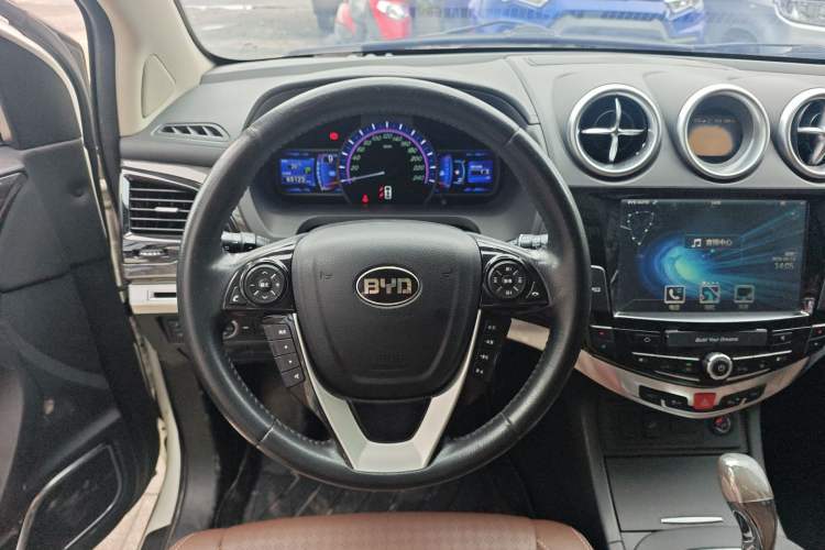 Used BYD S7 2016 2.0T Automatic Prestige Plus Steering Wheel