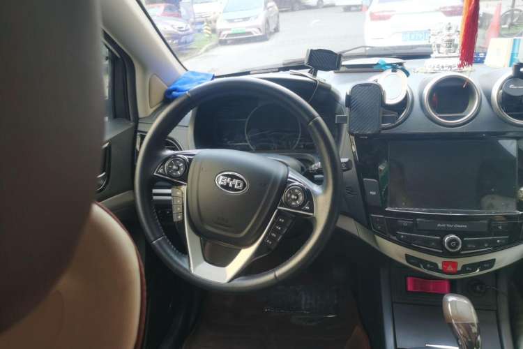 Used BYD S7 2016 2.0T Automatic Prestige Edition Steering Wheel