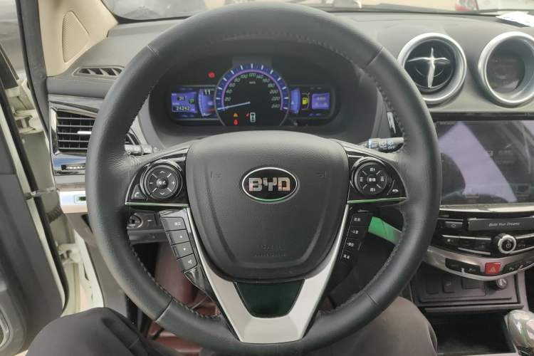 Used BYD S7 2016 2.0T Automatic Prestige Plus Steering Wheel