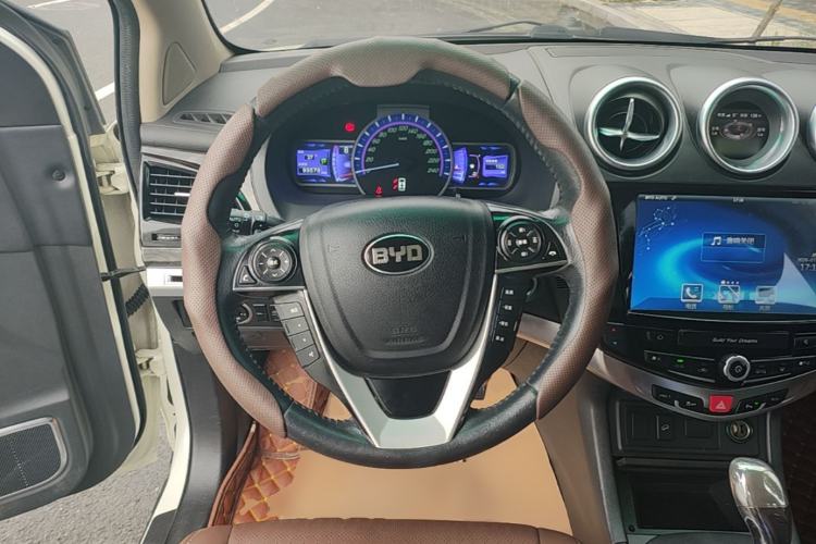 Used BYD S7 2016 2.0T Automatic Prestige Plus Steering Wheel