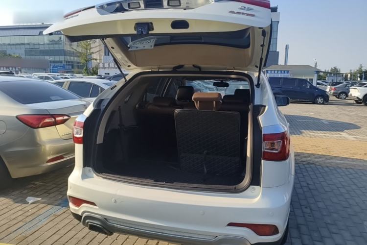 Used BYD S7 2016 2.0T Automatic Prestige Edition Trunk