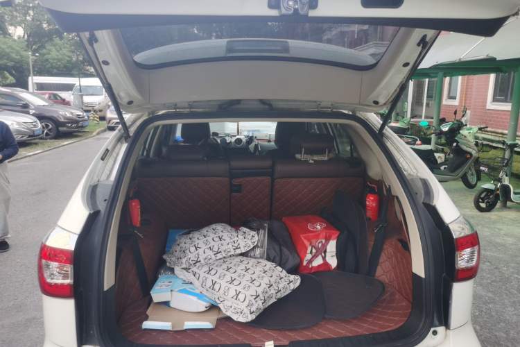 Used BYD S7 2016 2.0T Automatic Prestige Edition Trunk