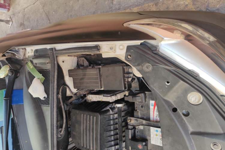 Used BYD S7 2017 2.0T Automatic Prestige Edition Engine Bay Left