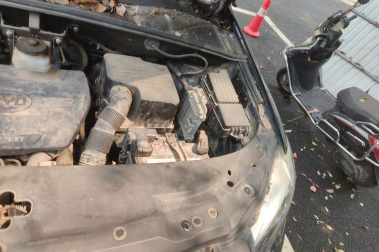 Used BYD S7 2017 1.5T Manual Luxury Model Engine Bay Left
