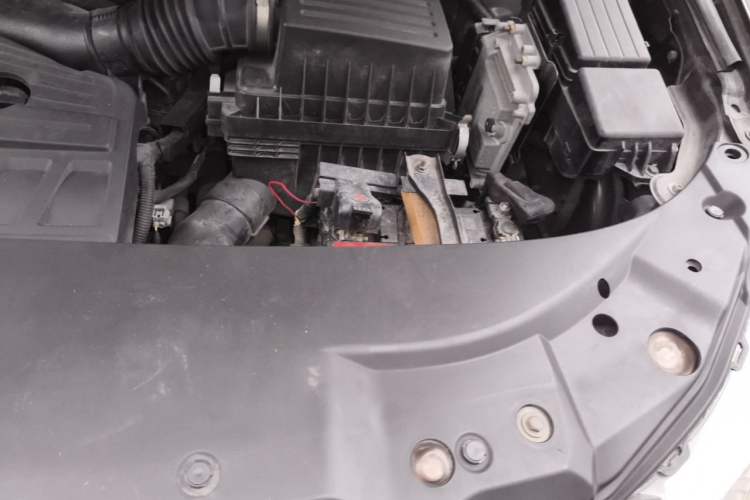 Used BYD S7 2017 2.0T Automatic Prestige Edition Engine Bay Left
