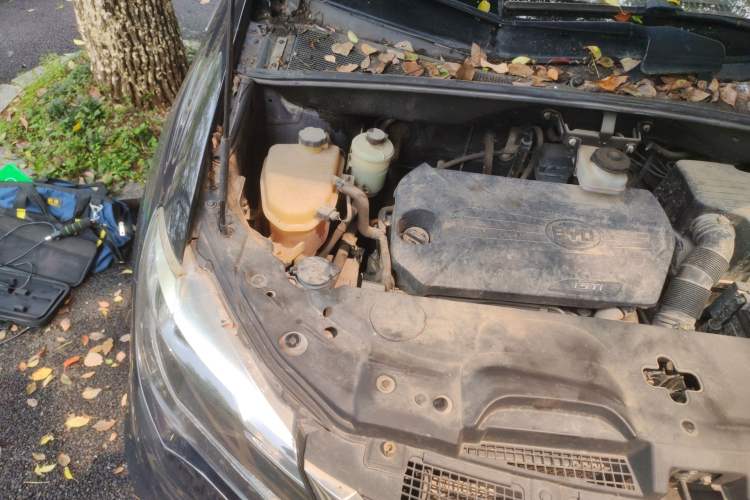Used BYD S7 2017 1.5T Manual Luxury Model Engine Bay Right