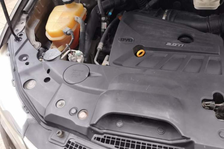 Used BYD S7 2017 2.0T Automatic Prestige Edition Engine Bay Right